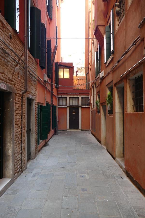 Ecco Suites Apartments Veneza Exterior foto