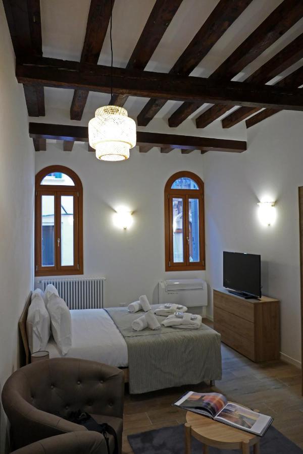 Ecco Suites Apartments Veneza Exterior foto